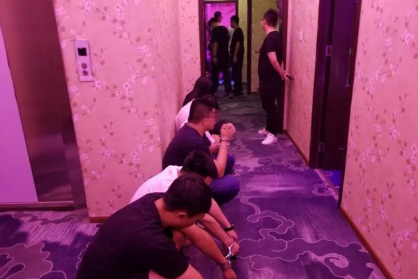 茶香四溢，成华区茶室放松时光(成都成华区茶楼)